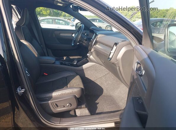 YV4162UM3M2430687 2021 VOLVO XC40 Black Սալոնի դիմացի տեսք