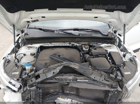 YV4162UM3M2467447 2021 VOLVO XC40 White Հետևի տեսք