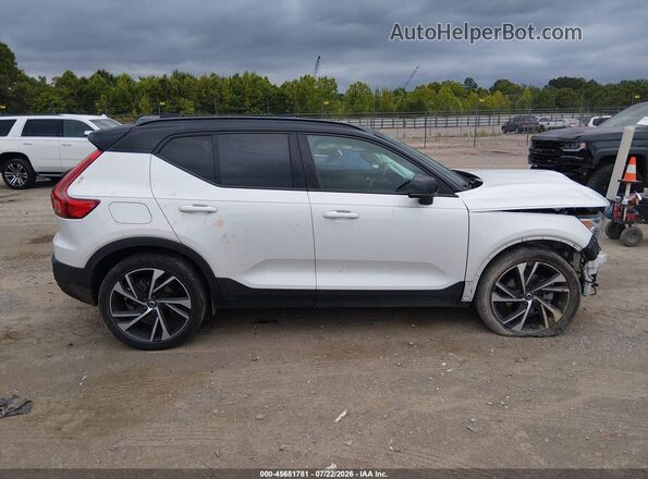 YV4162UM3M2467447 2021 VOLVO XC40 White Սալոնի 360 աստիճան տեսք
