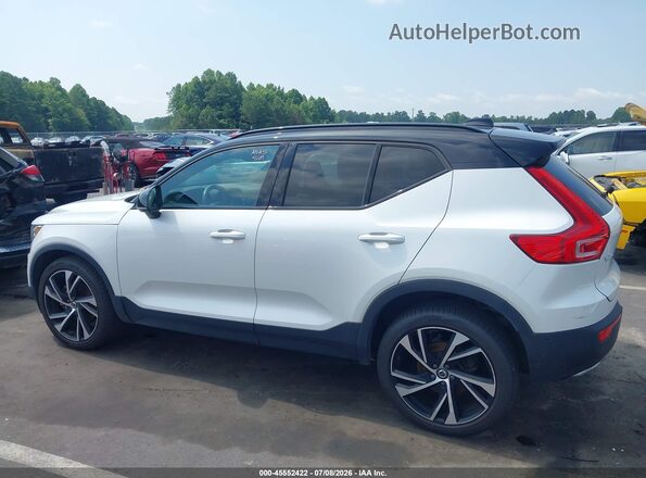 YV4162UM4K2094299 2019 VOLVO XC40 White Սալոնի 360 աստիճան տեսք