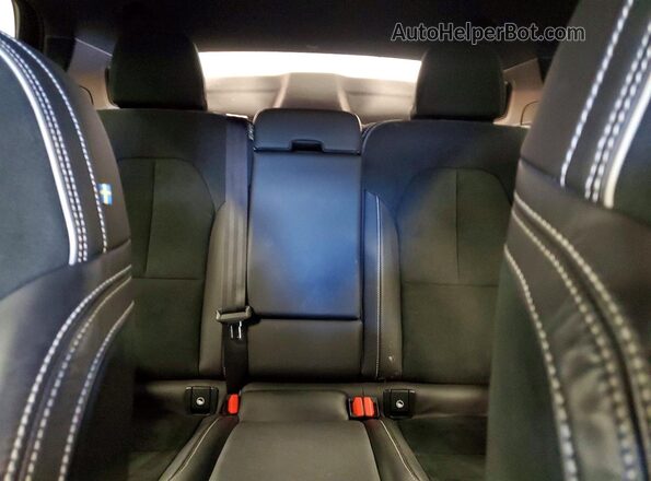 YV4162UM4K2128161 2019 VOLVO XC40 Silver უკანა სავარძლების ხედი