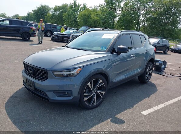 YV4162UM4M2426129 2021 VOLVO XC40 Gray Vista tres cuartos delantera izquierda