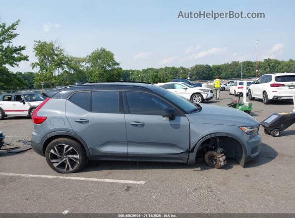 YV4162UM4M2426129 2021 VOLVO XC40 Gray Vista interior trasera