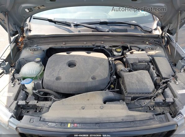 YV4162UM4M2426129 2021 VOLVO XC40 Gray Vista trasera