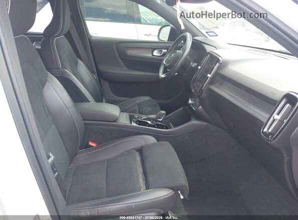 YV4162UM4M2563507 2021 VOLVO XC40 White Սալոնի դիմացի տեսք