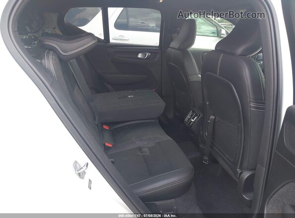 YV4162UM4M2563507 2021 VOLVO XC40 White VIN կոդի պիտակի տեսք