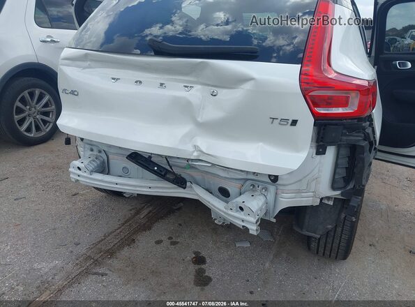 YV4162UM4M2563507 2021 VOLVO XC40 White Դիմացի տեսք
