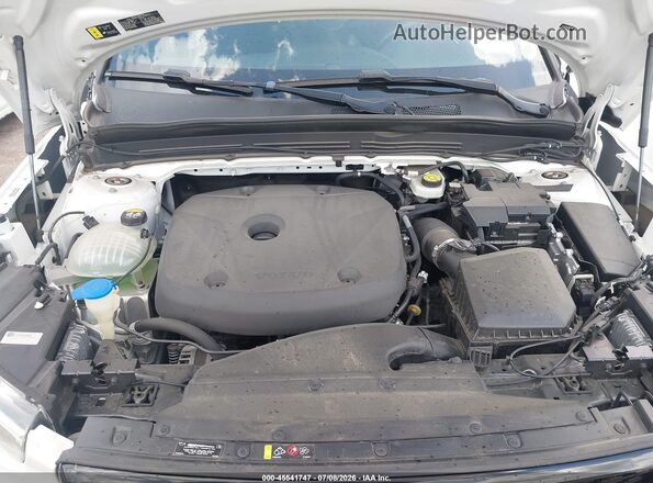 YV4162UM4M2563507 2021 VOLVO XC40 White Հետևի տեսք