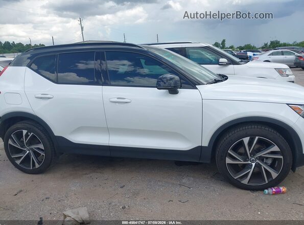 YV4162UM4M2563507 2021 VOLVO XC40 White Սալոնի 360 աստիճան տեսք