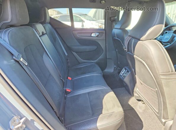 YV4162UM5L2183882 2020 VOLVO XC40 Gray Widok tylnych siedzeń