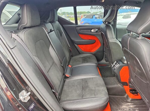YV4162UM6K2129392 2019 VOLVO XC40 Black Вид задньої частини салону