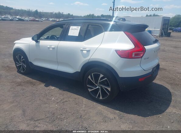 YV4162UM6M2409879 2021 VOLVO XC40 White Trasero izquierdo