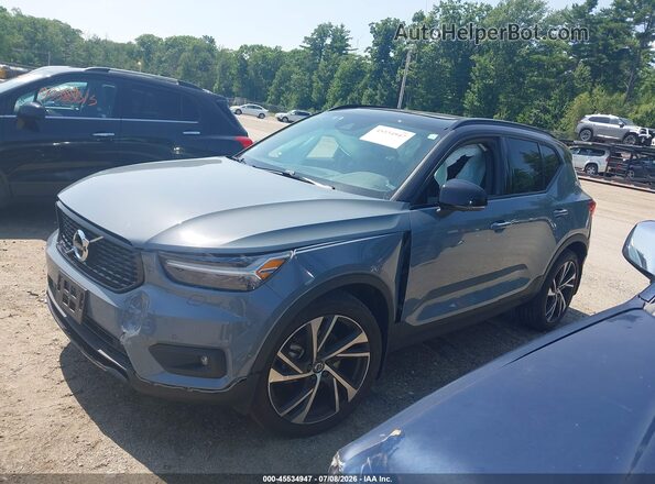 YV4162UM6N2723792 2022 VOLVO XC40 Синий Передняя левая четверть