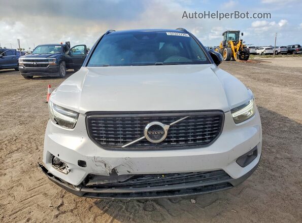YV4162UM7N2653123 2022 VOLVO XC40 Silver წინა ხედი