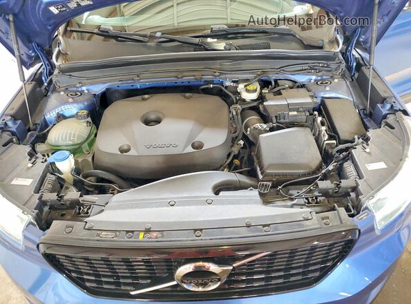 YV4162UM8M2428126 2021 VOLVO XC40 Blue Engine compartment view
