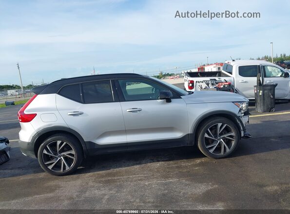 YV4162UMXK2086627 2019 VOLVO XC40 Silver 360 interior view
