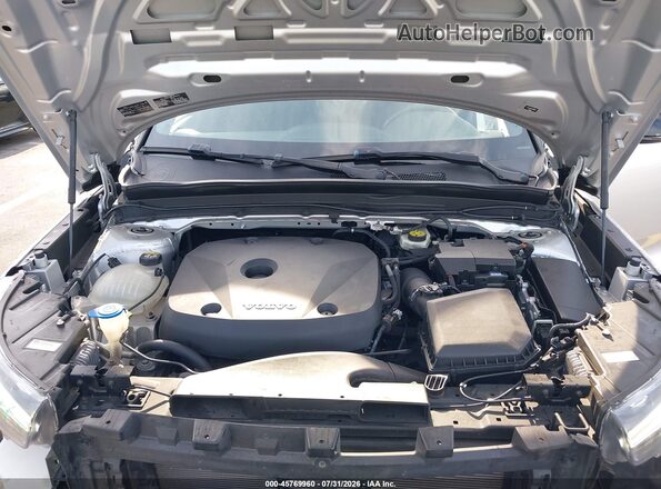 YV4162UMXK2086627 2019 VOLVO XC40 Silver Rear view