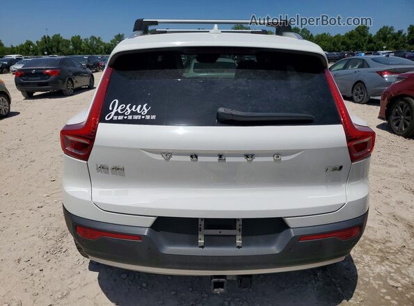 YV4162XZ8K2014946 2019 VOLVO XC40 White უკანა ხედი