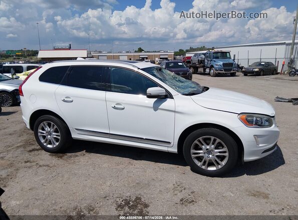 YV440MDK3G2775425 2016 VOLVO XC60 White Rear interior view