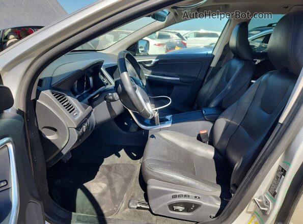 YV440MDK4G2880779 2016 VOLVO XC60 Silver წინა სალონის ხედი