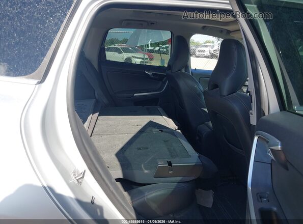 YV440MDR9H2200583 2017 VOLVO XC60 Silver Vista de la etiqueta del VIN