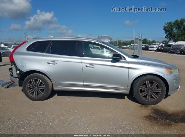 YV440MDR9H2200583 2017 VOLVO XC60 Silver Vista interior de 360 grados