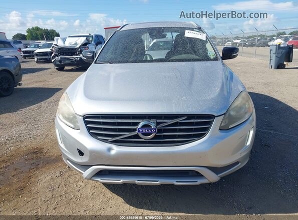 YV440MDR9H2200583 2017 VOLVO XC60 Silver Vista interior trasera