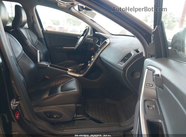YV440MDRXH2132519 2017 VOLVO XC60 Черный Вид салона спереди