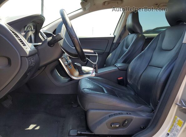 YV440MDU0H2215994 2017 VOLVO XC60 Silver Вид салону спереду