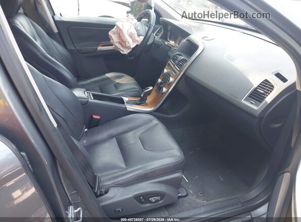 YV440MDU1H2074448 2017 VOLVO XC60 Black Front interior view