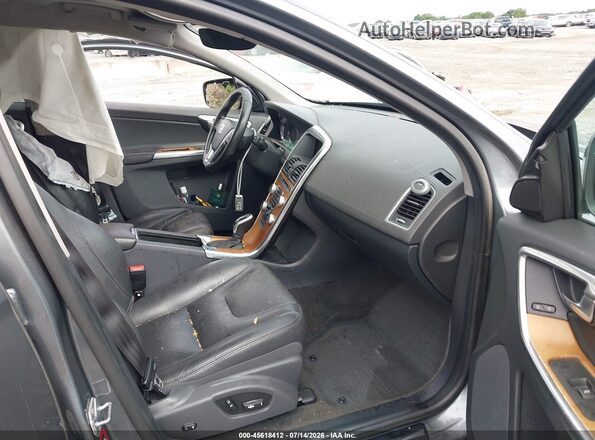 YV440MDU2H2106274 2017 VOLVO XC60 Silver Սալոնի դիմացի տեսք