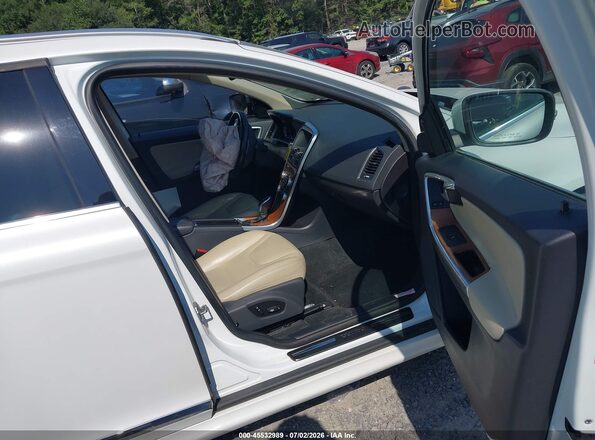 YV440MDU4H2038768 2017 VOLVO XC60 White Սալոնի դիմացի տեսք