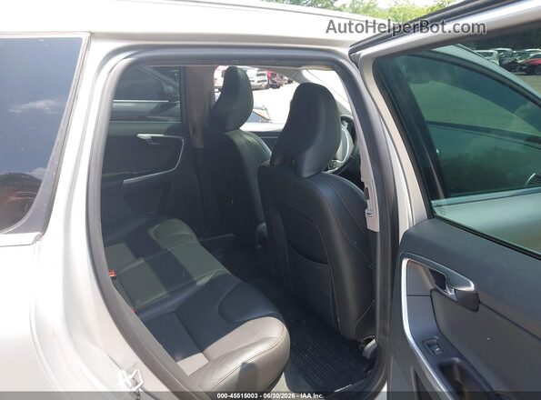 YV440MRR1H2017381 2017 VOLVO XC60 Silver VIN კოდის სტიკერის ხედი