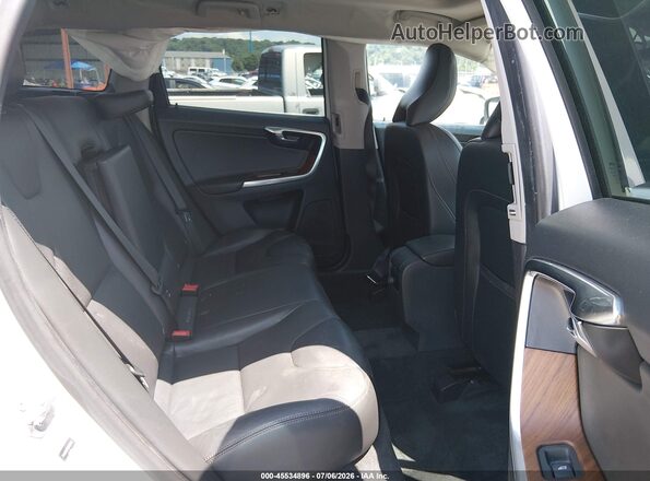 YV440MRU8H2000646 2017 VOLVO XC60 White Widok naklejki z numerem VIN