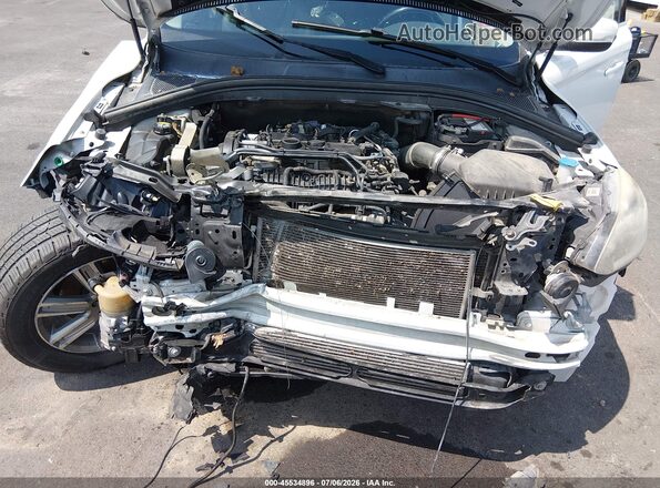 YV440MRU8H2000646 2017 VOLVO XC60 White Widok z przodu
