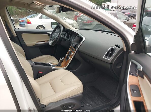 YV440MRU9H2136302 2017 VOLVO XC60 White Սալոնի դիմացի տեսք