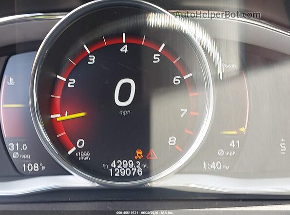 YV440MWK2J2056378 2018 VOLVO V60 CROSS COUNTRY Light Blue 