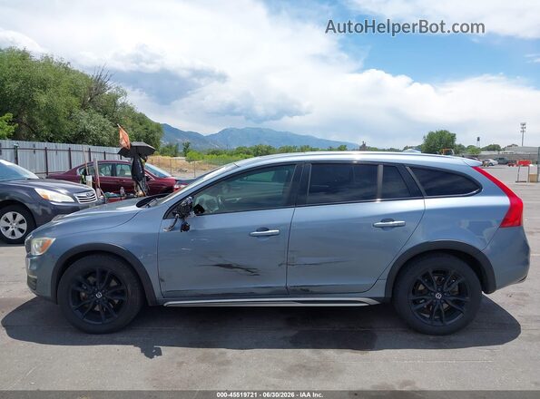 YV440MWK2J2056378 2018 VOLVO V60 CROSS COUNTRY Light Blue Սալոնի 360 աստիճան տեսք