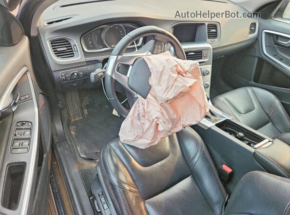 YV440MWK4H1023592 2017 VOLVO V60 Brown Widok deski rozdzielczej
