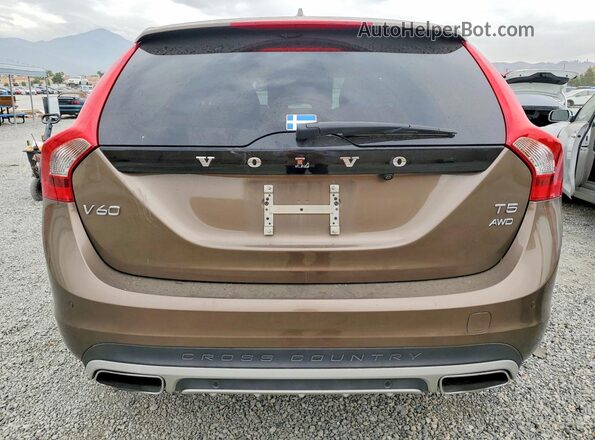 YV440MWK9J2058483 2018 VOLVO V60 Brown უკანა ხედი