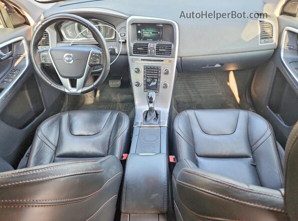 YV449MRR0H2088707 2017 VOLVO XC60 Серебряный Вид панели приборов