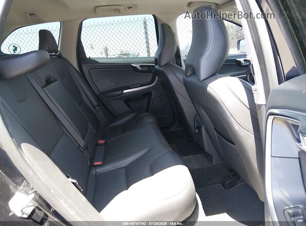 YV449MRR1H2063900 2017 VOLVO XC60 Black Vista de la etiqueta del VIN