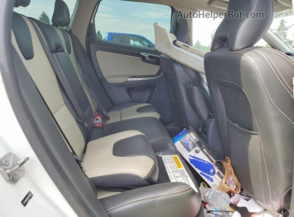YV449MRR2H2047463 2017 VOLVO XC60 Белый Вид задней части салона