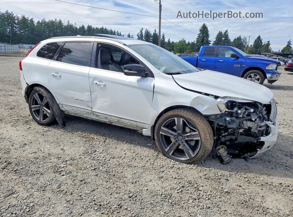 YV449MRR2H2047463 2017 VOLVO XC60 Белый Передняя правая четверть