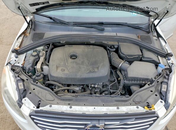YV449MRR2H2096162 2017 VOLVO XC60 White Widok komory silnika