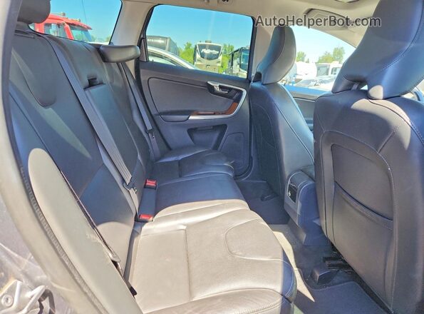 YV449MRU8H2039744 2017 VOLVO XC60 Gray Rear seats view