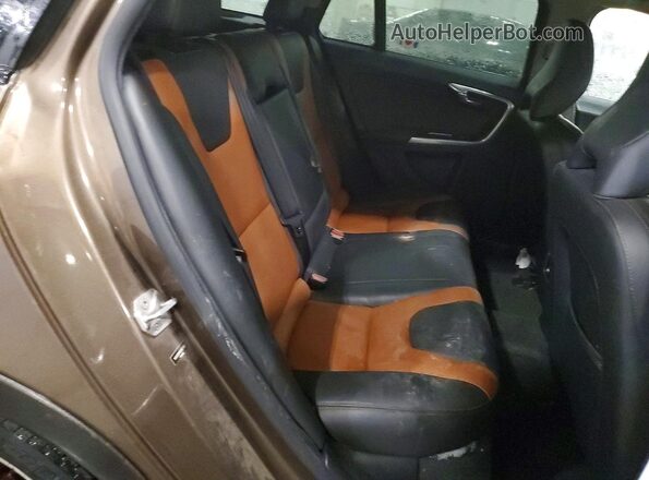 YV4612HM9G1007802 2016 VOLVO V60 Brown Rear seats view