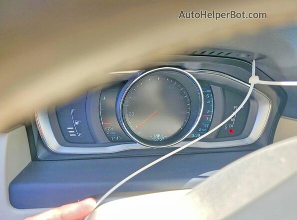 YV4612NK4G1236813 2016 VOLVO XC70 Silver ხელსაწყოთა პანელის ხედი