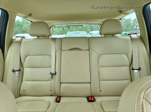 YV4612NK4G1241395 2016 VOLVO XC70 White Вид задніх сидінь