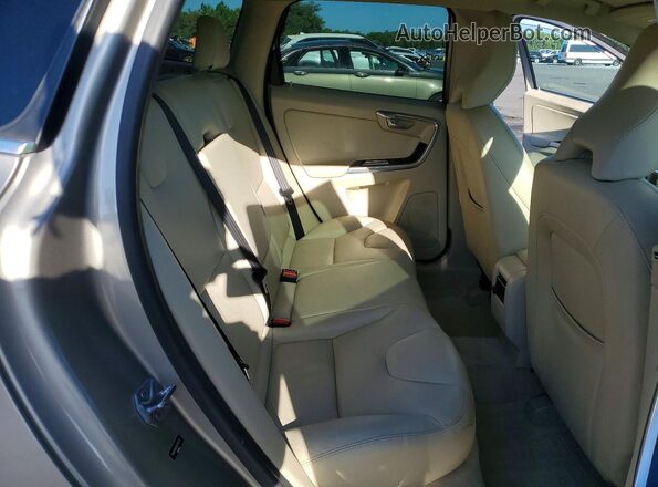 YV4612RK2G2797273 2016 VOLVO XC60 Beige Սալոնի հետևի տեսք